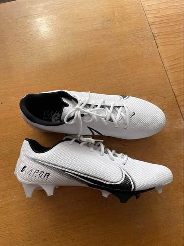 Men's Size 13.0 (W 14.0) Nike Low Top Molded Cleats (New)