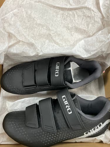 Women's Adult Size M 5.5 (W 6.5) Giro Cycling Shoes (New)