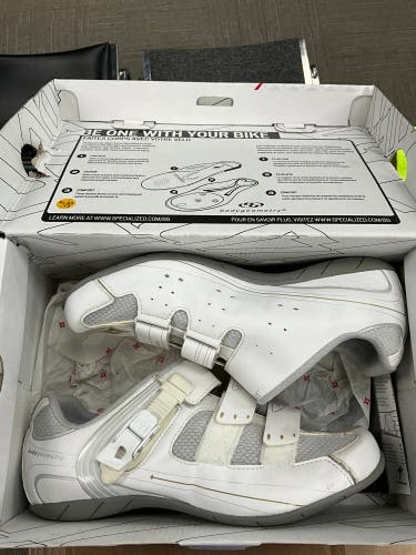 Women's Adult Specialized Torch TR Size 42 EU Cycling Shoes (New)