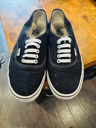 Black Men's Size M 9.5 (W 10.5) Adult Vans Old Skool Shoes (Used)