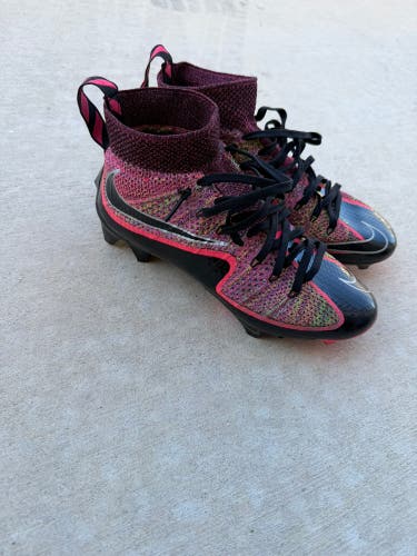 White Men's Size M 7.5 (W 8.5) Adult Nike Vapor Edge 360 Molded Cleats Cleats (Used)