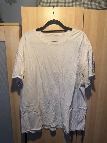Fruits of the Loom White T-shirt Size XXL (used)