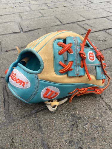 2016 Wilson A2000 GOTM RH Baseball Glove 11.25" (Used) Tropical Blue