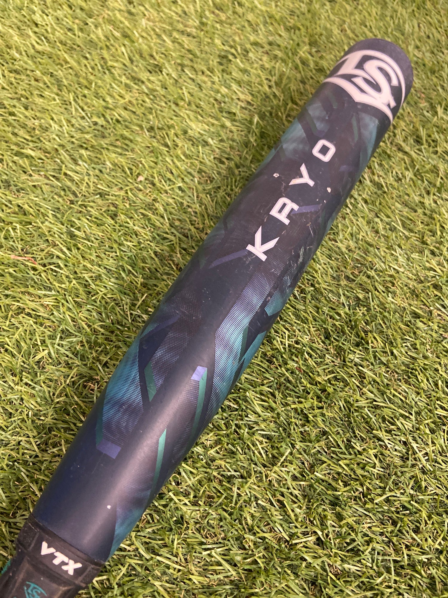 Louisville Slugger 2025 Kryo Frost (-10) Fastpitch Schläger – 81,3 cm/624,7 g Louisville Slugger 2025 Kryo Frost (-10) Fastpitch Schläger – 81,3 cm/624,7 g