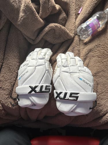 STX Surgeon 400 Lacrosse Gloves (Used)