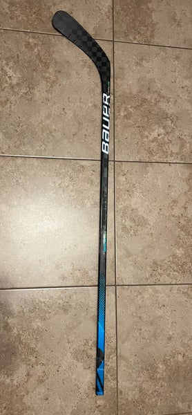 Intermediate Bauer Nexus Geo Left Hand Hockey Stick P92 65 Flex (Used)