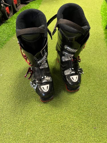 Mondo 27 & 27.5 Atomic Hawx 80 Ski Boots (Used)