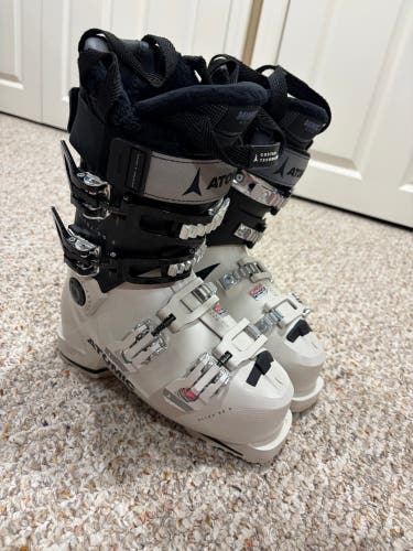 Atomic Hawx Ultra 95 Ski Boot, Women’s 23.5 (used 5 times)