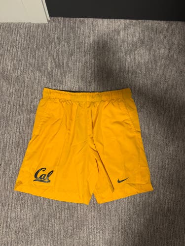Cal Bears Team Issued Shorts Men’s L
