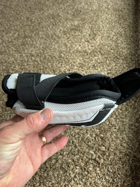 Junior Large CCM Tacks 1052 Elbow Pads (Used)