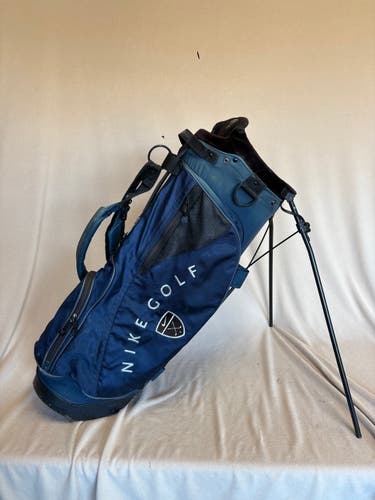 Unisex Nike Bag (Used)