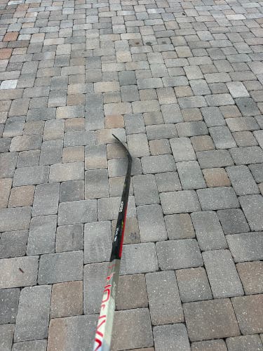 Senior Bauer Vapor Hyperlite Right Handed Hockey Stick P88 70 Flex (Used)