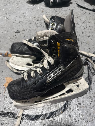 Black/Yellow 2015 Bauer Supreme 190 Hockey Skates Regular Width 13.5 (Used)