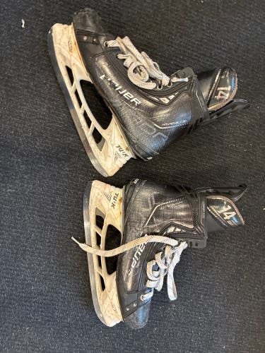Black 2021 Bauer Vapor Hyperlite Hockey Skates Pro Stock 7.5 (Used)