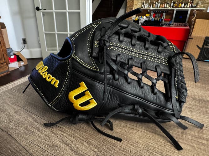 Wilson A950 RH Baseball Glove 11.75" (Used)