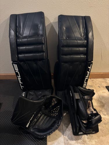True Catalyst 9X3 Senior Goalie Set 34+2 – All Black – Beer League Only – Excellent Condition