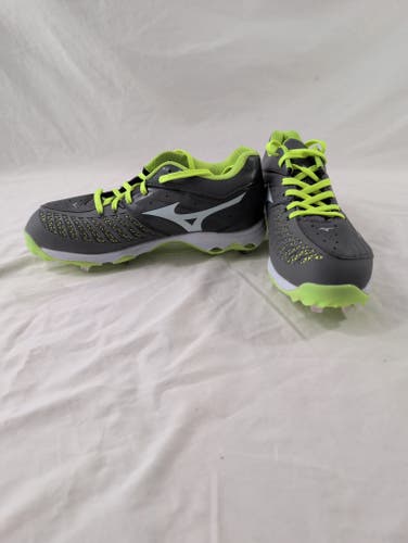 Gray Women's Size M 7.5 (W 8.5) Mizuno Low Top Metal (New)