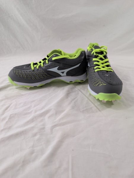 Gray Women's Size M 7.5 (W 8.5) Mizuno Low Top Metal (New)