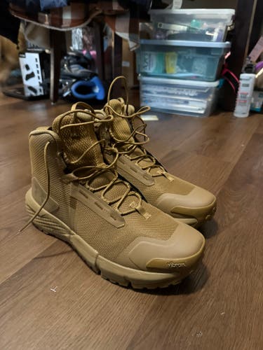 Brown Men's Size M 10.5 (W 11.5) Adult Under Armour Shoes (New)