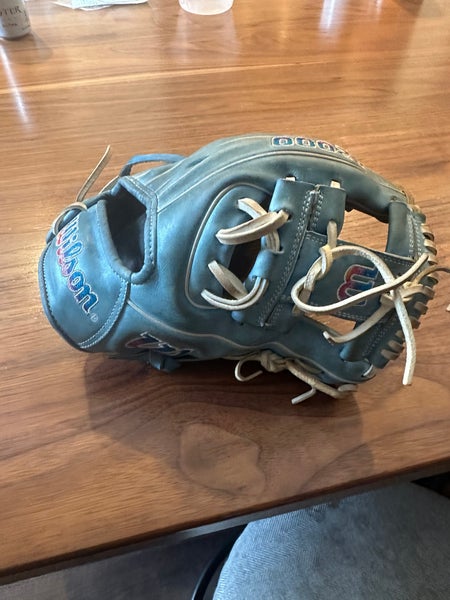 Wilson A2000 Autism Speaks 1786 RH Infield Baseball Glove 11.5" (Used)