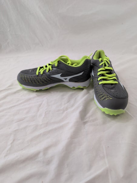 Gray Women's Size M 7.0 (W 8.0) Mizuno Low Top Metal (New)