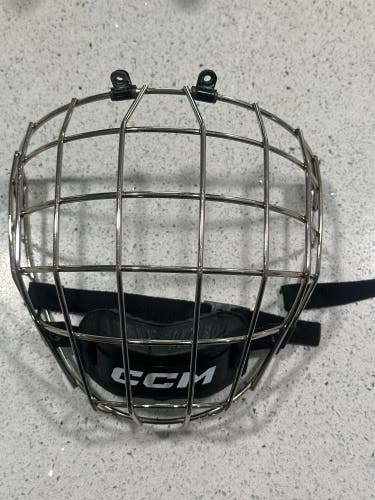 Chrome Medium CCM FM580 Full Cage (Used)