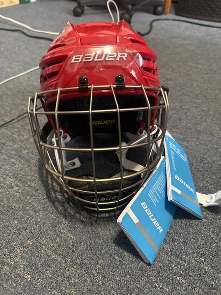 Small Bauer Re-Akt 150 Helmet (New)