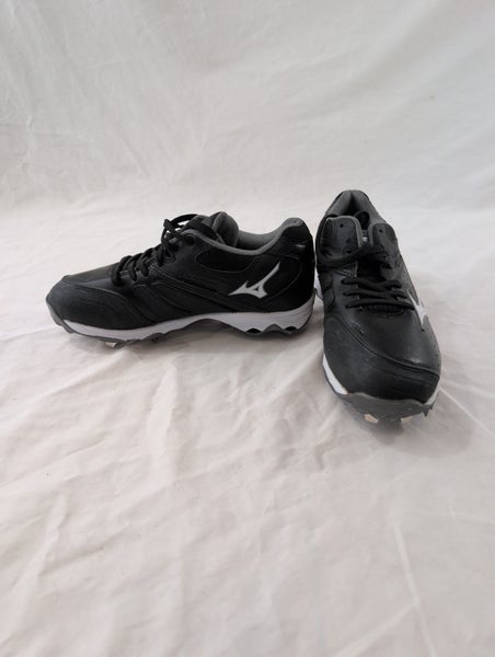 Black Women's Size M 7.0 (W 8.0) Mizuno Low Top Metal (New)