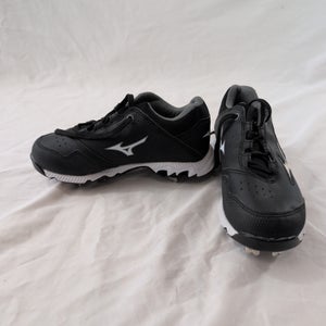 Black Women's Size M 4.0 (W 5.0) Mizuno Low Top Metal (New)