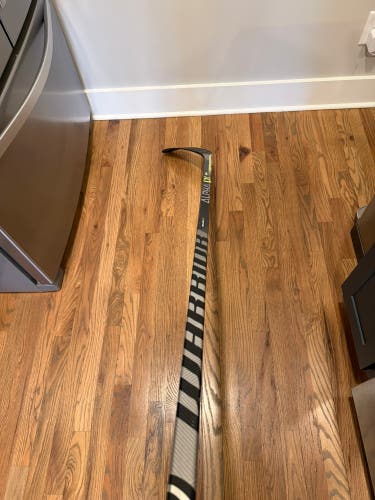 Warrior Alpha LX Pro Stick RH W28 55 Flex (Used)