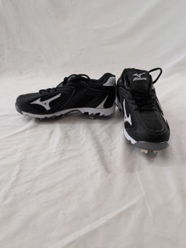 Black Women's Size M 6.5 (W 7.5) Mizuno Low Top Metal (New)