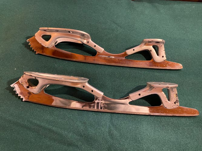 Used John Wilson Phantom Revolution Figure Skate Blades 9.25 – Mitchell & King