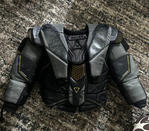 XL Bauer Mach Goalie Chest Protector (Used)