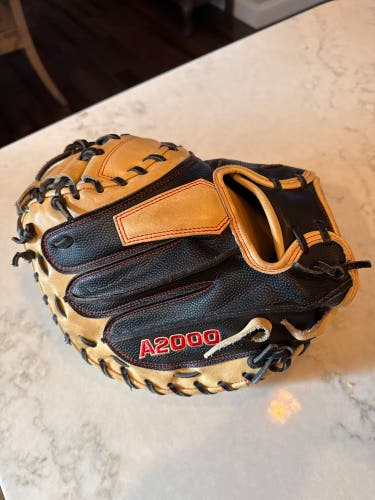 Wilson A2000 RH Catcher's Glove 33.5" (Used)