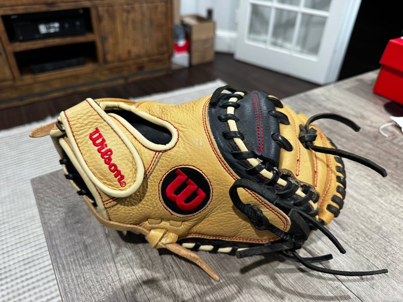 Wilson A700 RH Catcher's Baseball Glove 32.5" (Used)