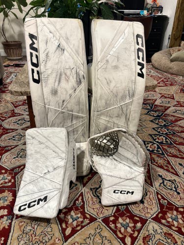 32" CCM Axis 2.9 Regular Goalie Full Set (Used)