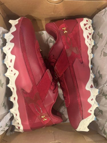 Red Men's Size 13.0 (W 14.0) Adult Under Armour Bryce harper Low Top Molded Cleats (New)