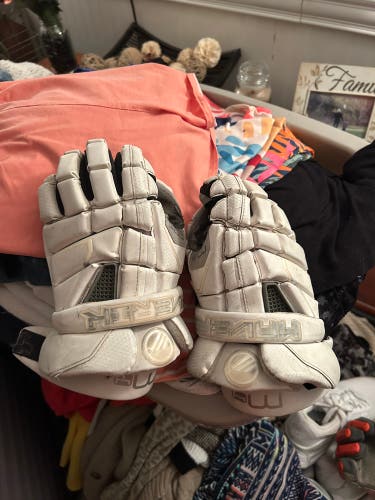 Maverik M4 Lacrosse Gloves (Used)