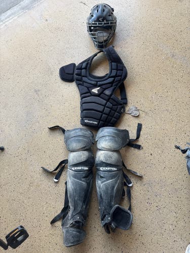 Black Easton Mako Catcher's Set (Used)