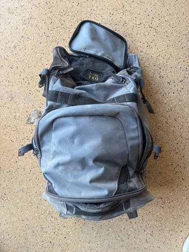 Gray Adult Unisex Rawlings Suitcase (Used)