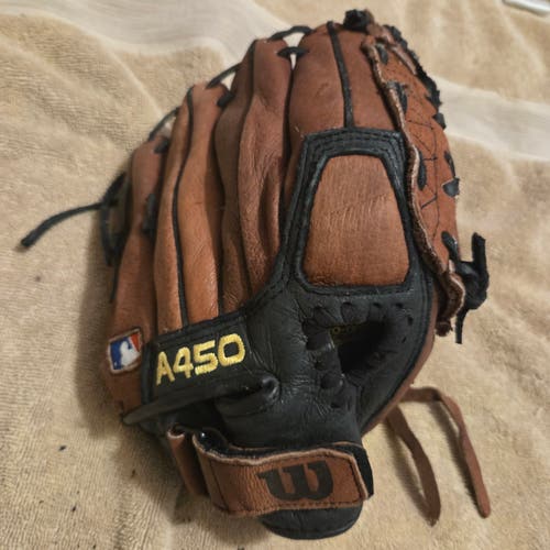 Wilson RH A450 Baseball Glove 10" Game Ready T-Ball Glove. Genuine Leather