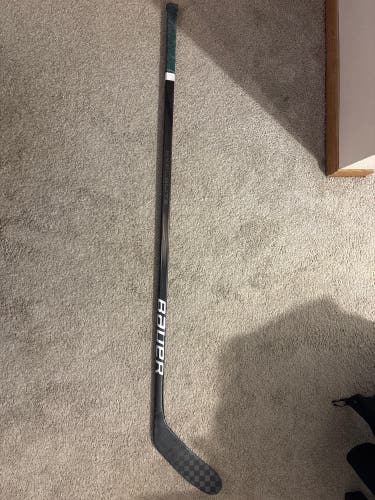 Senior Bauer Vapor League Left Hand Hockey Stick P28M 70 Flex (Used)