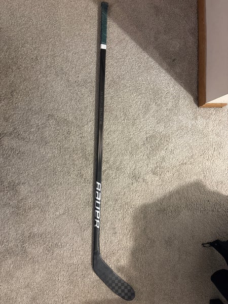 Senior Bauer Vapor League Left Hand Hockey Stick P28M 70 Flex (Used)