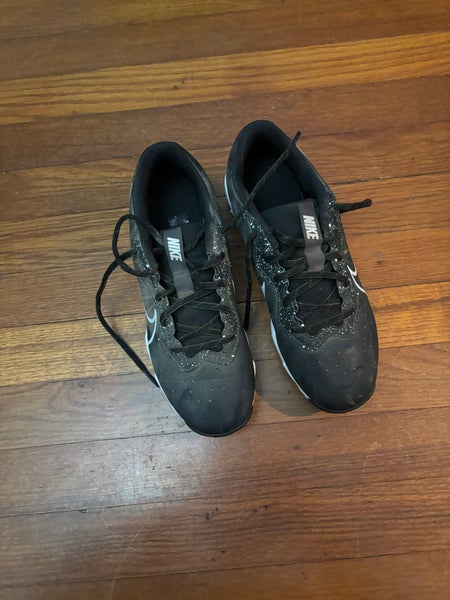 Black Kid's 5.5Y (Big Kids / Youth) Youth Nike Low Top Molded Cleats (Used)