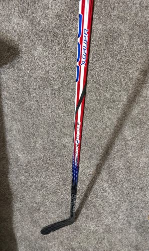 Bauer Vapor Hyperlite “USA” Right Handed Hockey Stick P92 70 Flex