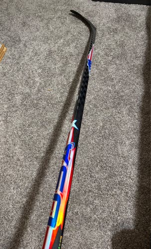 Senior Bauer Flylite “twitch” Right Handed Hockey Stick P28 70 Flex USA
