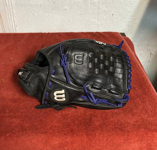 Wilson A600 RHT Softball Glove 13"