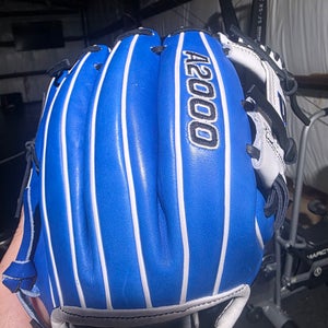 Wilson RH Baseball Glove 11.5" (New)