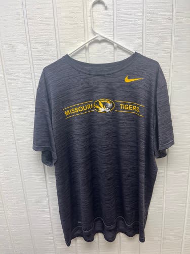 Nike Missouri Tigers Football Team Issued Dri-Fit Tee Men’s XXL Gray Activewear