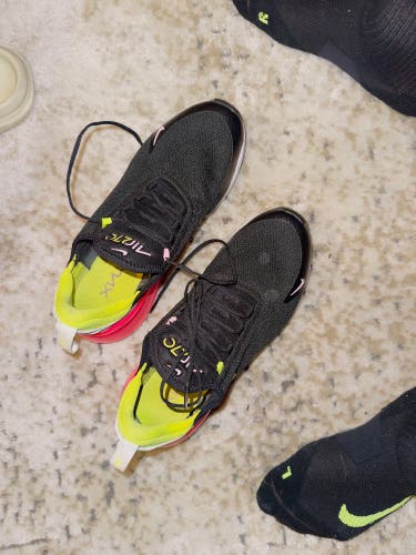 Black Men's Size M 10.0 (W 11.0) Adult Nike Air Max 270 Shoes (Used)